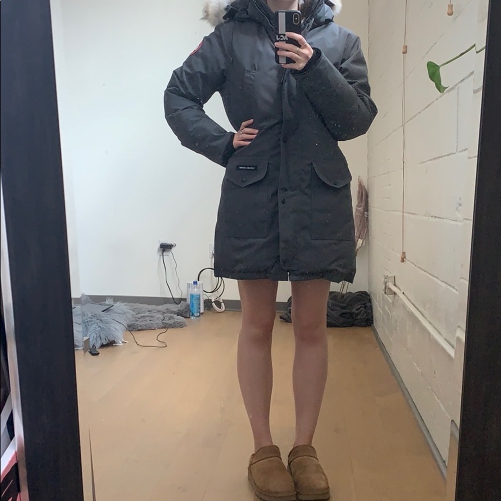Great condition Canada Goose Trillium in grey